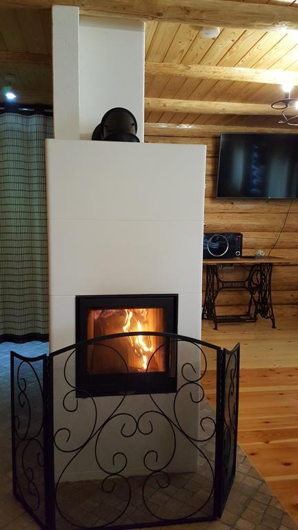 Lindiki Hotel Salaspils Kültér fotó