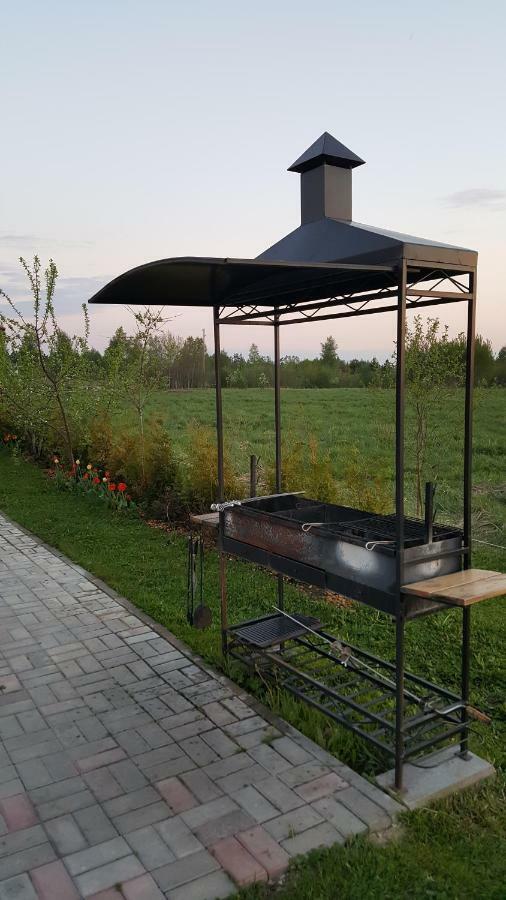 Lindiki Hotel Salaspils Kültér fotó
